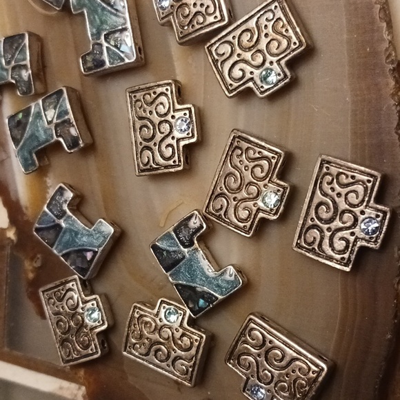 Vintage Bracelet pieces-free when bundled - Picture 2 of 3